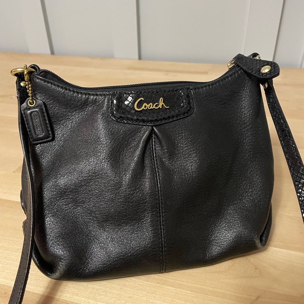 Coach adjustable crossbody leather purse